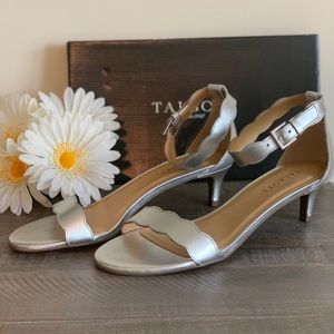 BRAND NEW Talbot sandal